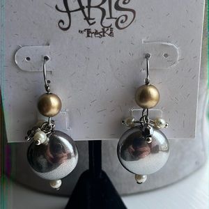 NWT Aris drop metal earrings